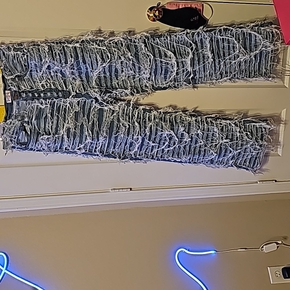 New Swank a Posh shredded jeans size 1x (some stretch) - Picture 3 of 4